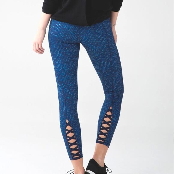 Lululemon Pure Practice Pant Leggings in Samba Snake Kayak Blue Size 6 - Picture 1 of 7